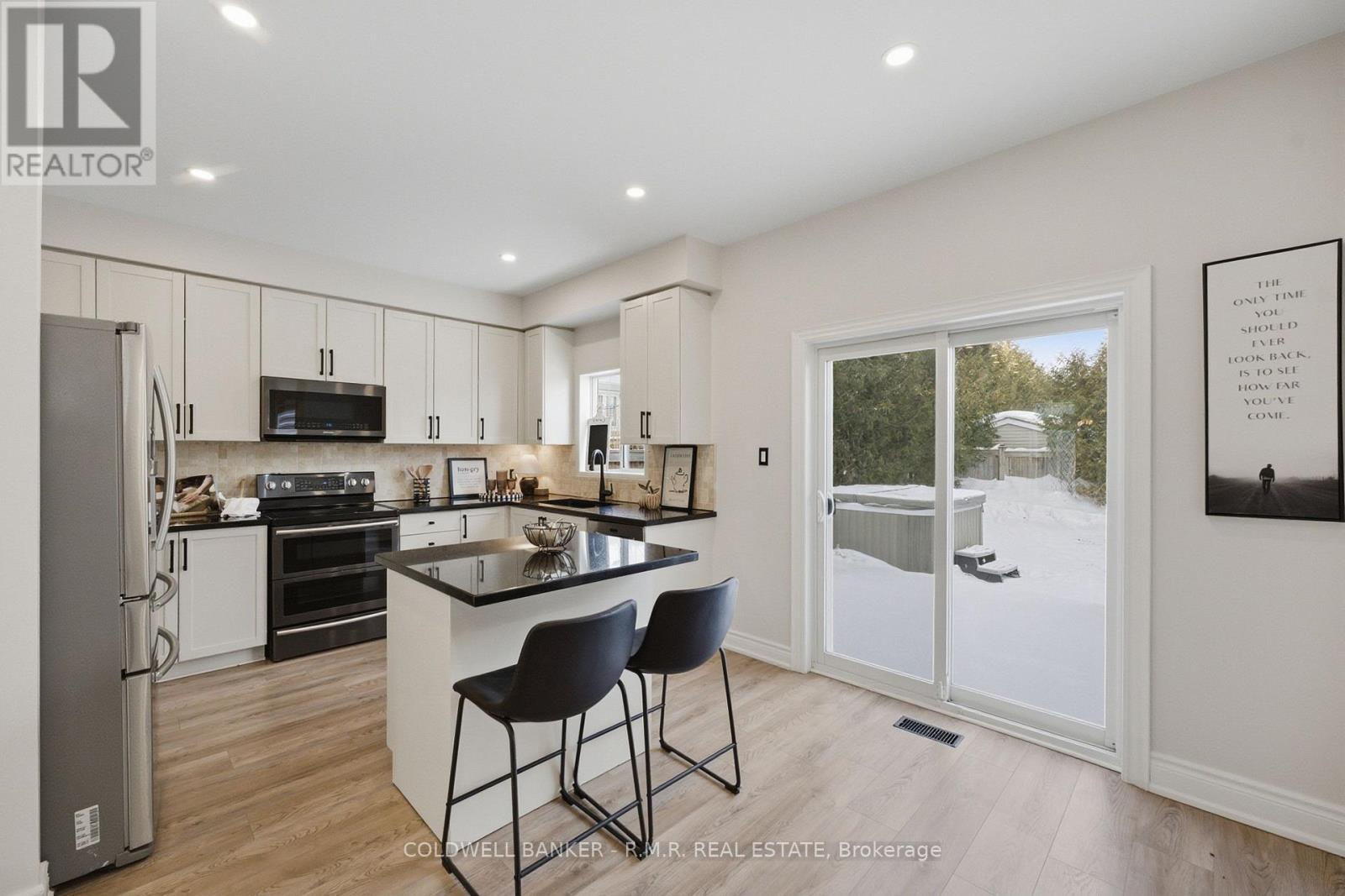 82 Vipond Road, Whitby, Ontario  L1M 2P2 - Photo 4 - E12757860