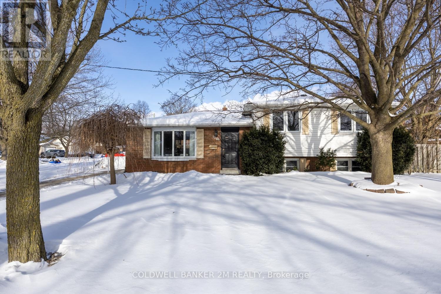 1076 Carolyn Avenue, Oshawa, Ontario  L1H 2Y5 - Photo 1 - E12757900