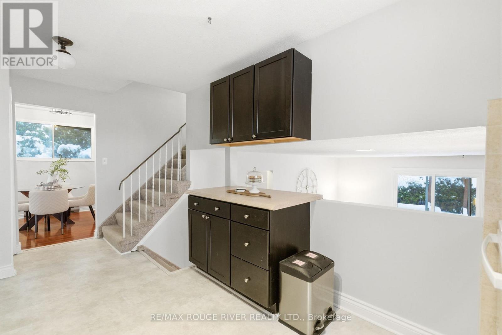 610 Bermuda Court, Oshawa, Ontario  L1J 6J6 - Photo 11 - E12758116