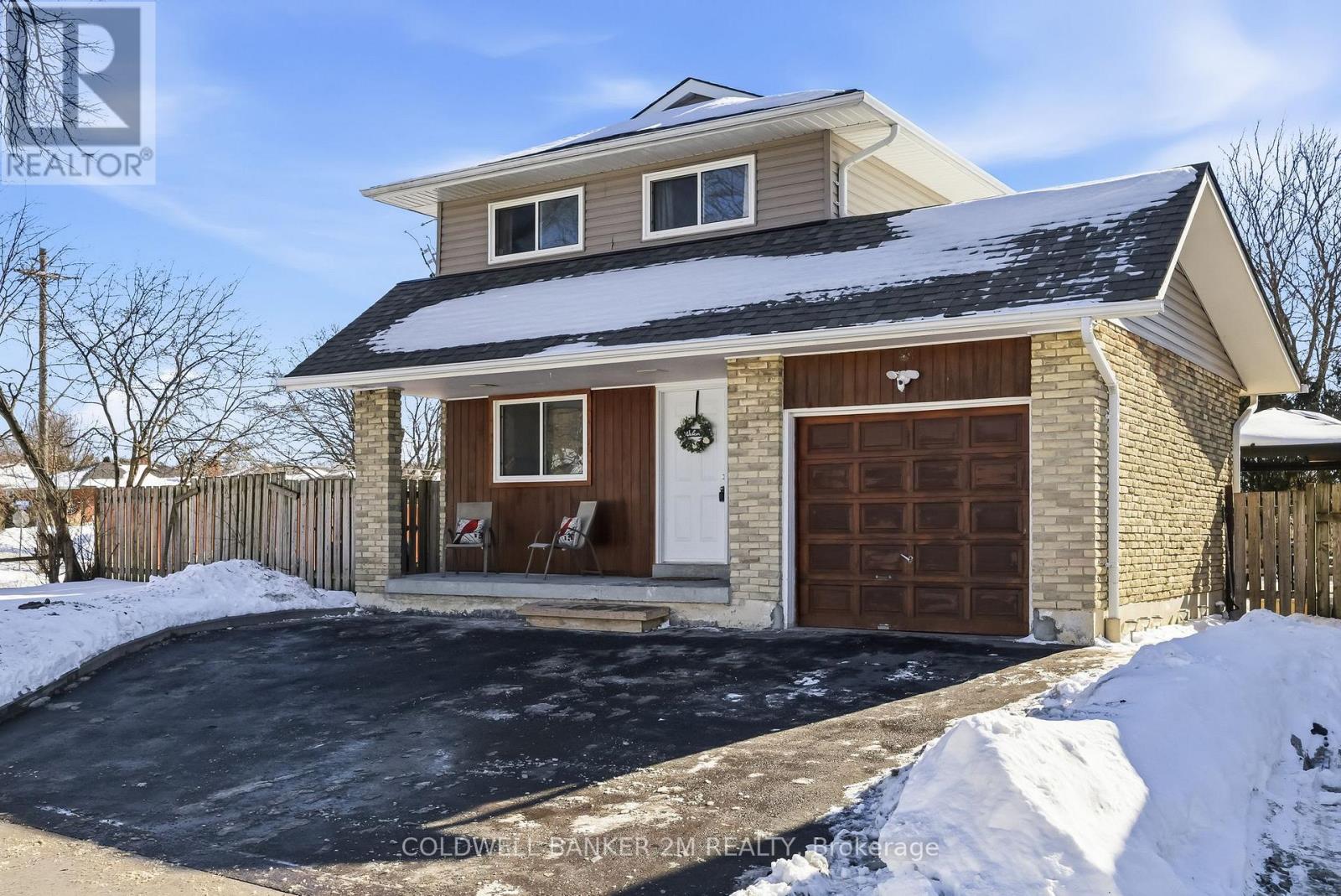 34 Jermyn Street, Whitby, Ontario  L1N 5M5 - Photo 2 - E12758248