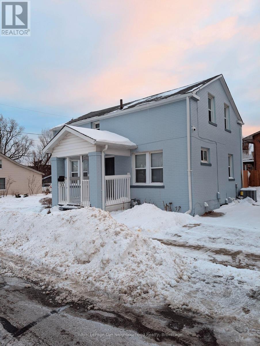 164 Centre Street N, Oshawa, Ontario  L1G 4C3 - Photo 1 - E12757938