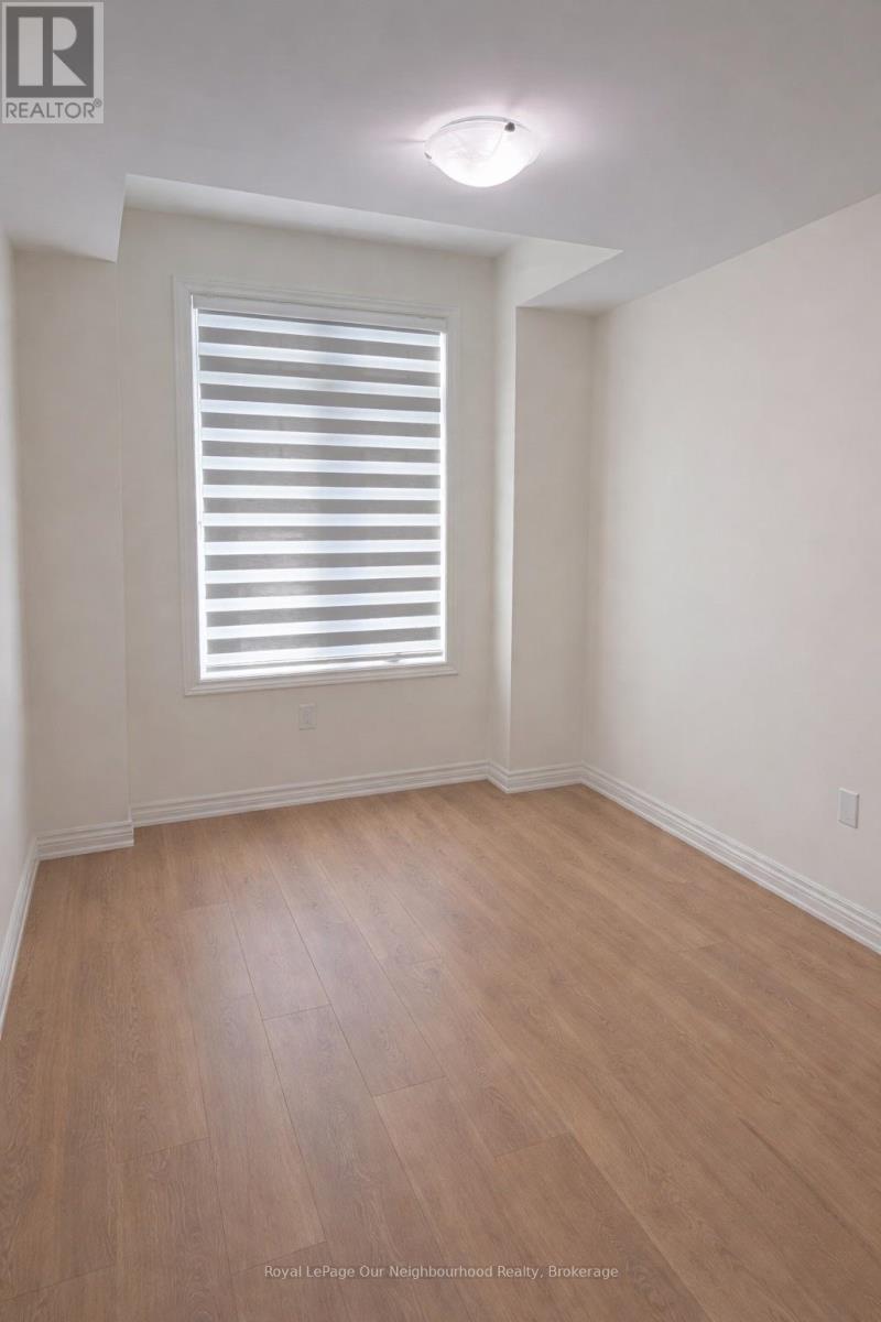 71 Greer Street, Barrie, Ontario  L9J 0R5 - Photo 4 - S12756898