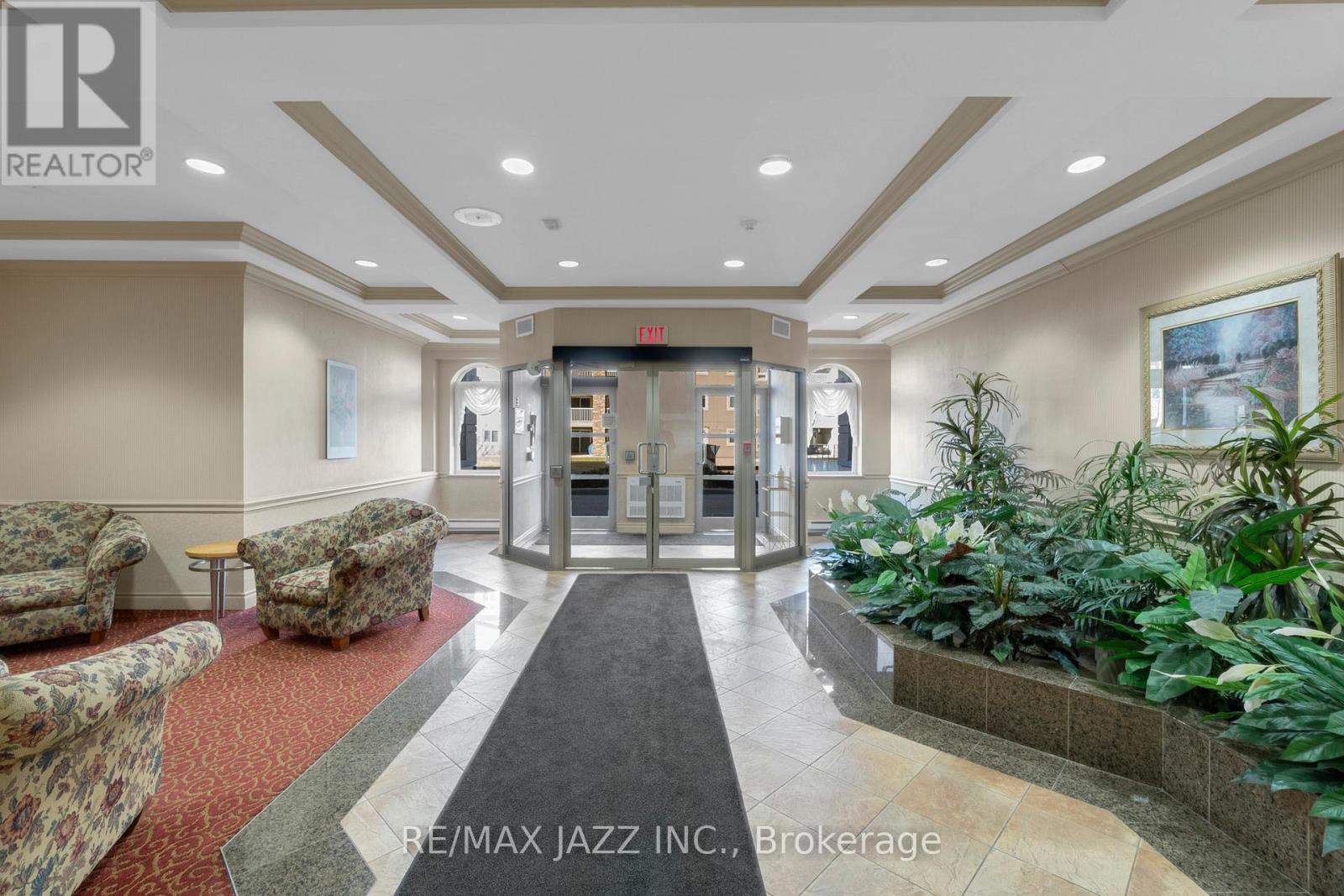 304 - 7 Dayspring Circle, Brampton (Goreway Drive Corridor), Ontario  L6P 1C1 - Photo 3 - W12758414