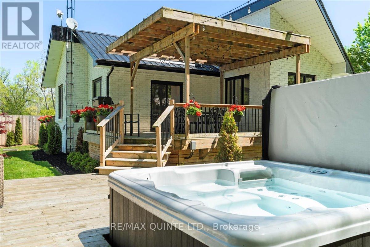 1406 County Road 12, Prince Edward County, Ontario  K0K 2T0 - Photo 41 - X12167040