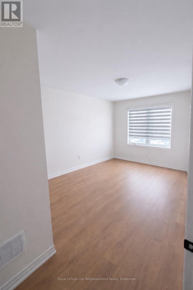 71 Greer Street, Barrie, Ontario  L9J 0R5 - Photo 6 - S12756898