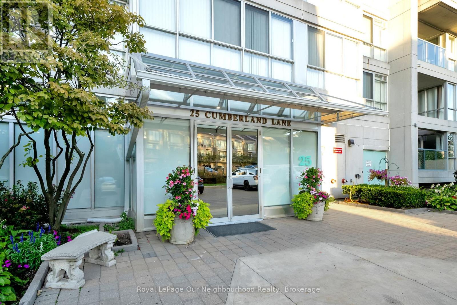 304 - 25 Cumberland Lane, Ajax (South West), Ontario  L1S 7K1 - Photo 4 - E12758996