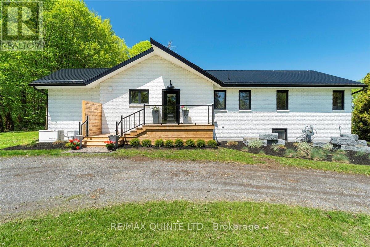 1406 County Road 12, Prince Edward County, Ontario  K0K 2T0 - Photo 3 - X12167040
