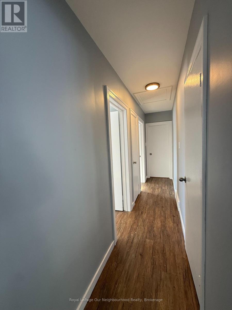 Upper - 741 Maryland Avenue, Peterborough, Ontario  K9J 4P5 - Photo 6 - X12756990