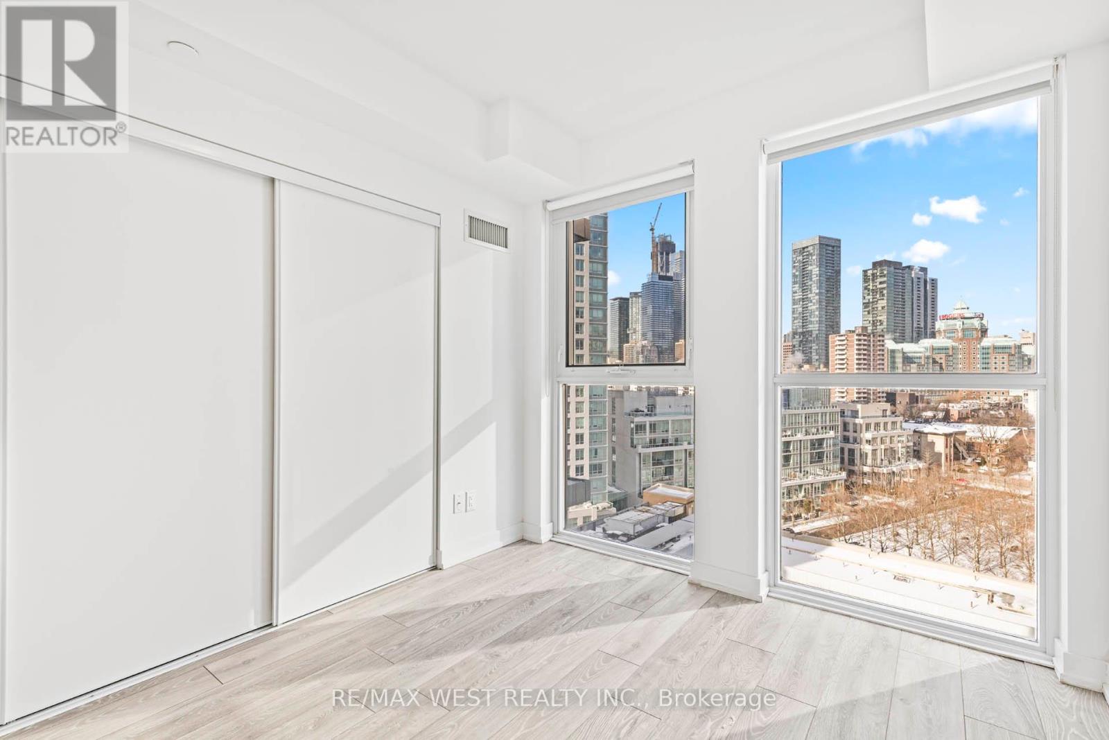 1010 - 159 Wellesley Street E, Toronto, Ontario  M4Y 0H5 - Photo 14 - C12755824