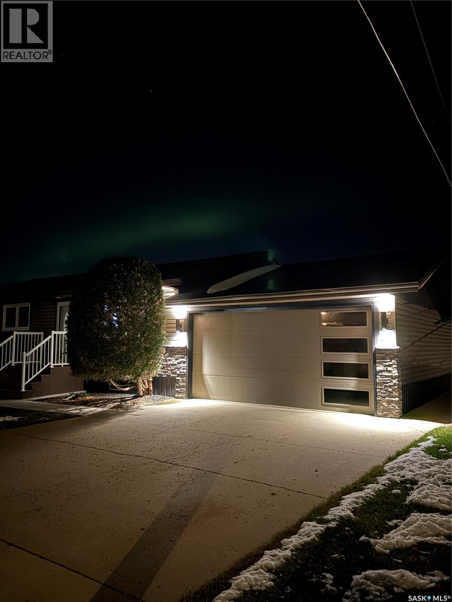 1620 Dieppe Crescent, Estevan, Saskatchewan  S4A 1W7 - Photo 2 - SK027302