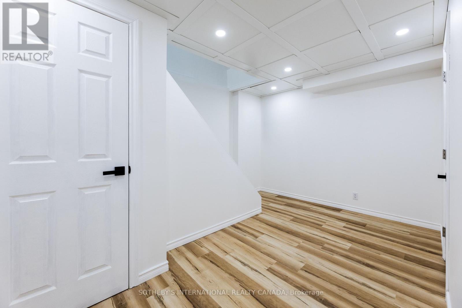 36 Ailsa Drive, Georgina, Ontario  L4P 3N5 - Photo 33 - N12758238