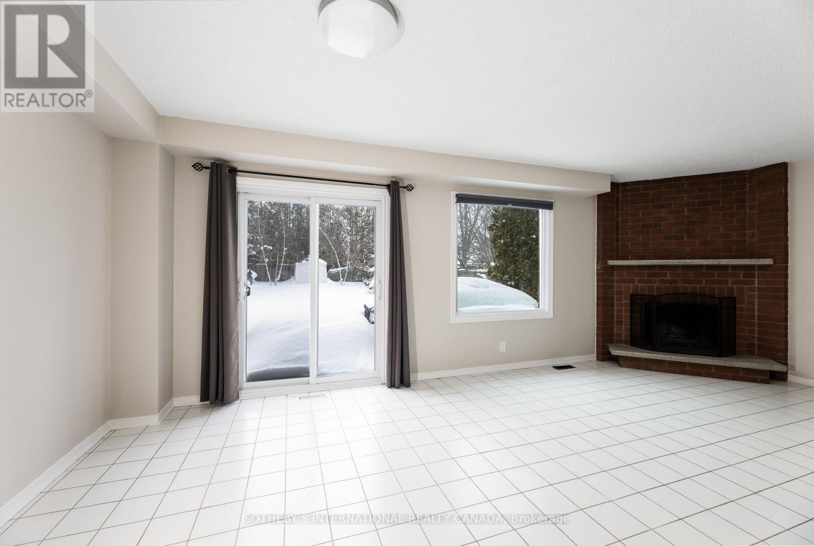 36 Ailsa Drive, Georgina, Ontario  L4P 3N5 - Photo 11 - N12758238