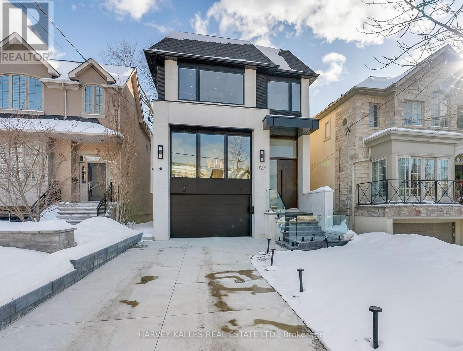 127 JOICEY BOULEVARD, Toronto, Ontario