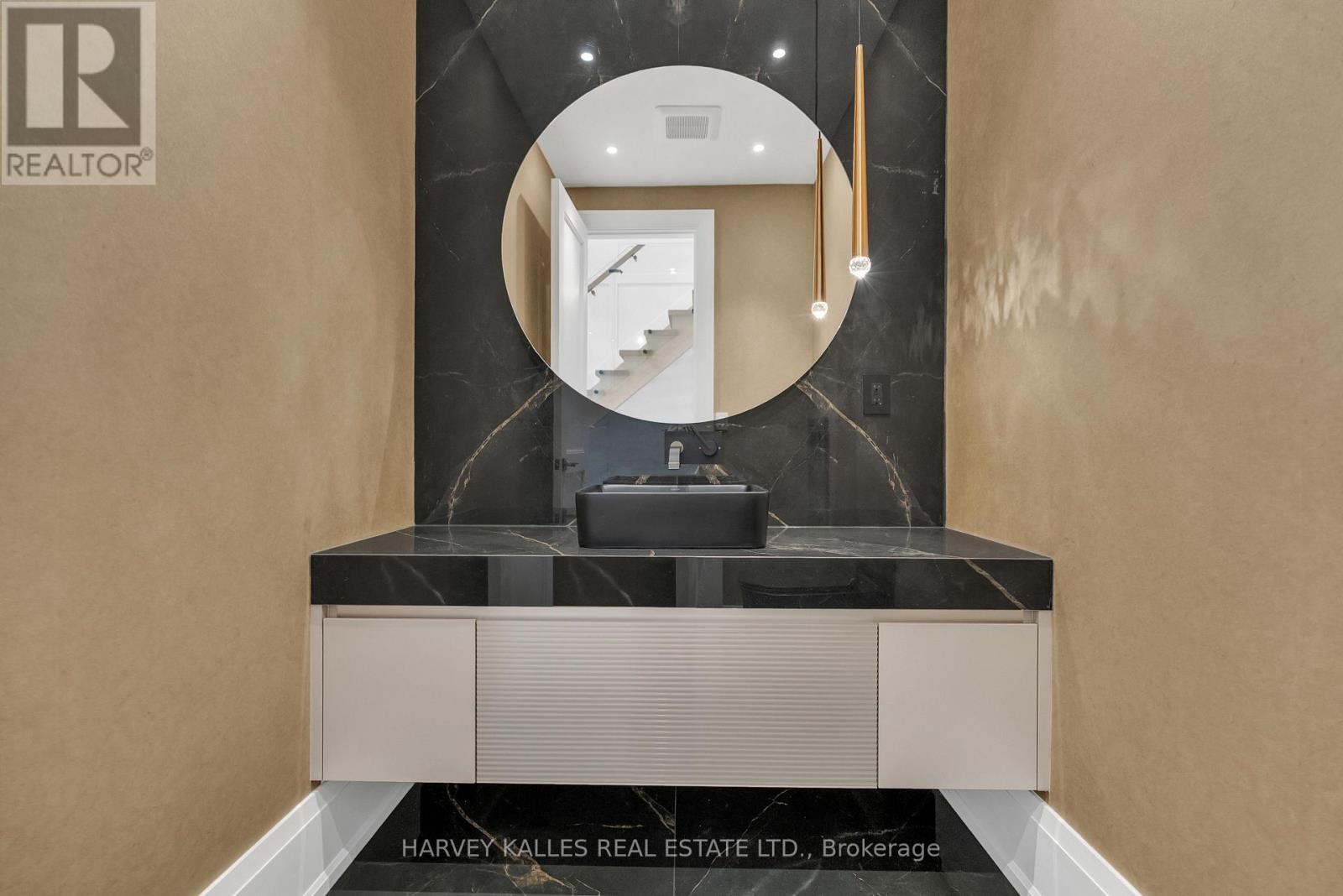 127 Joicey Boulevard, Toronto, Ontario  M5M 2T8 - Photo 11 - C12758806