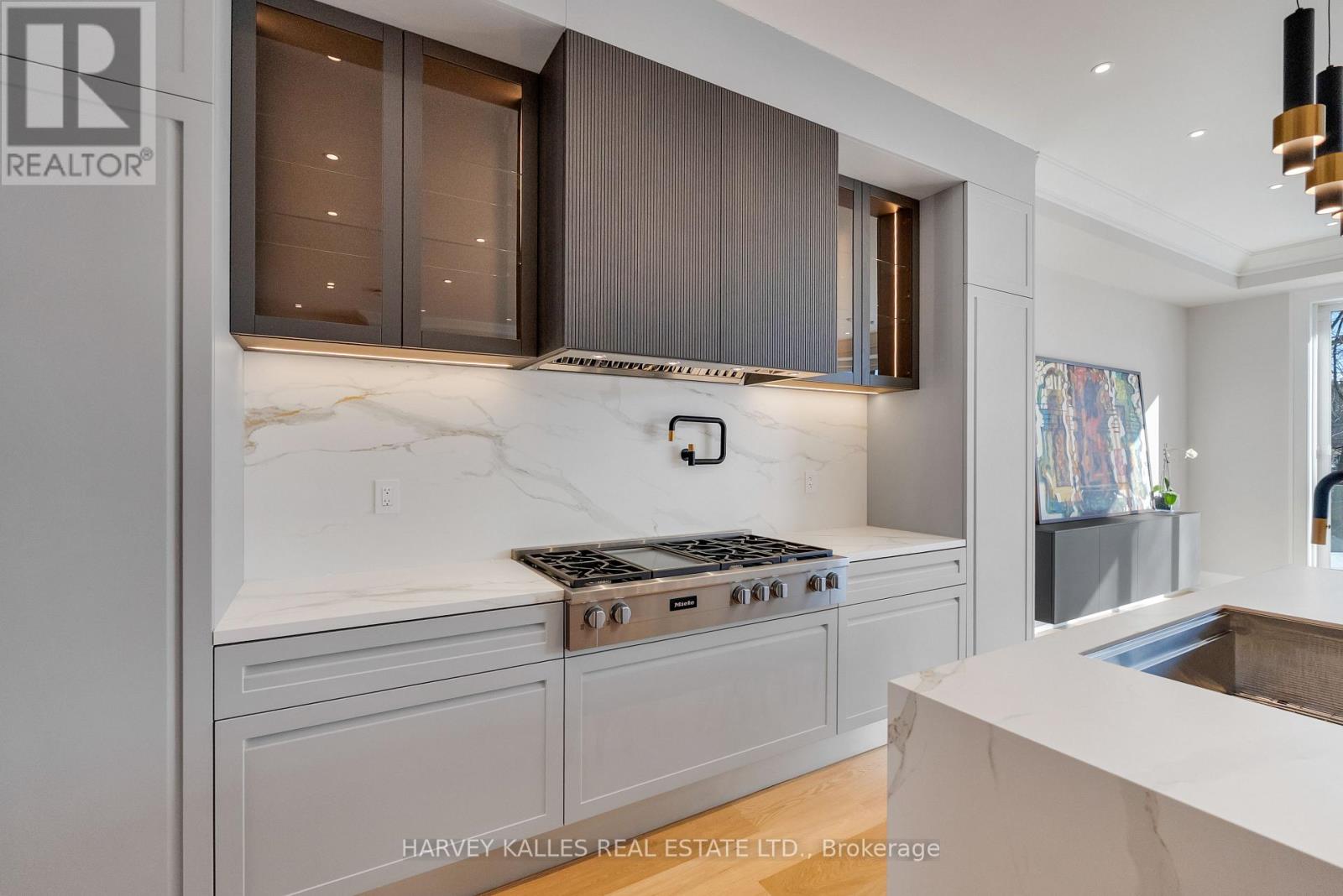 127 Joicey Boulevard, Toronto, Ontario  M5M 2T8 - Photo 17 - C12758806