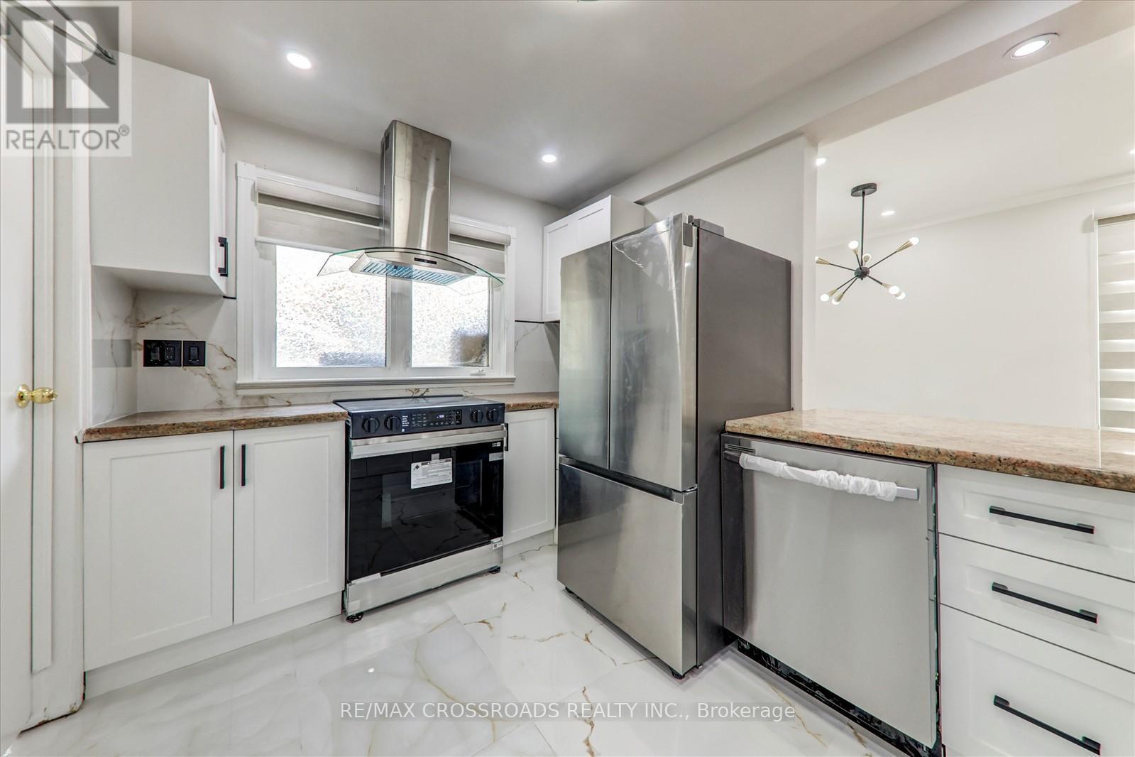 Main Floor - 2 Tangmere Road, Toronto, Ontario  M3B 2N1 - Photo 13 - C12758984