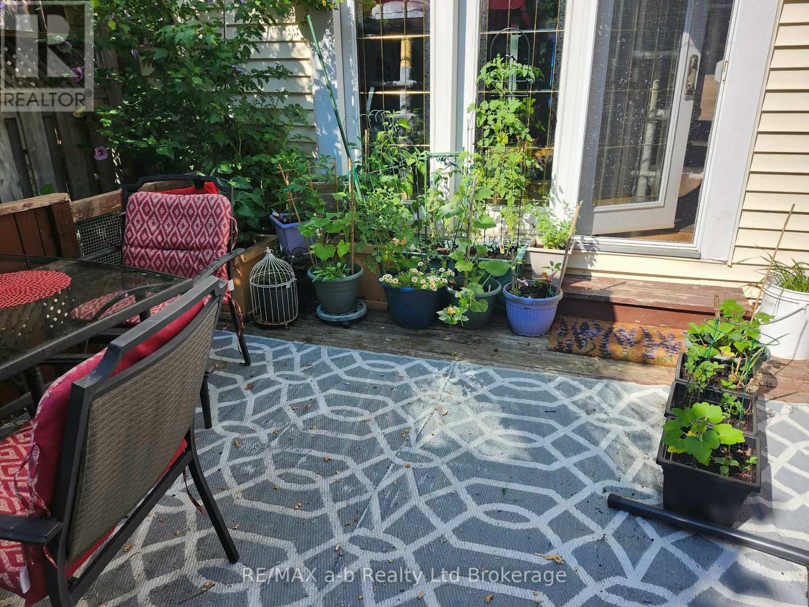 Photo 23 of 27 for 72 Adswood Road