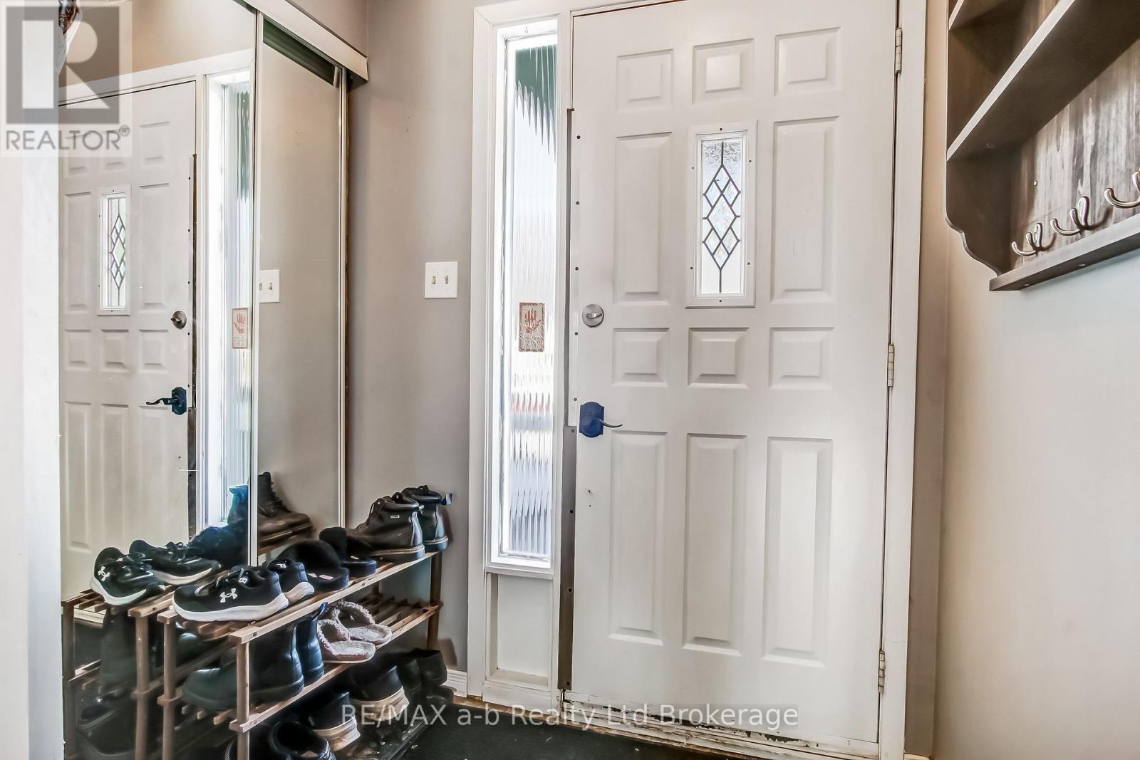 Photo 6 of 27 for 72 Adswood Road