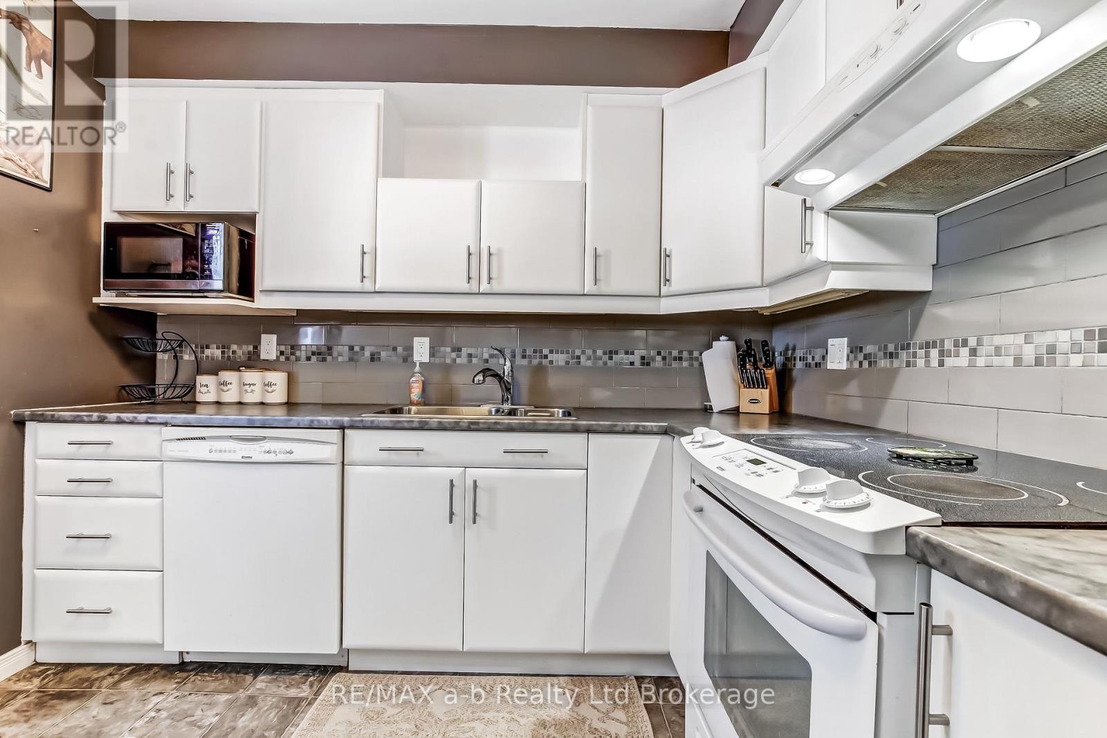 72 Adswood Road, London South (South Y), Ontario  N6E 2W1 - Photo 5 - X12758858