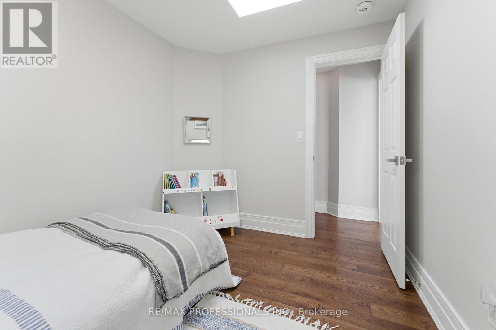 670 Beresford Avenue, Toronto, Ontario  M6S 3C5 - Photo 27 - W12756758