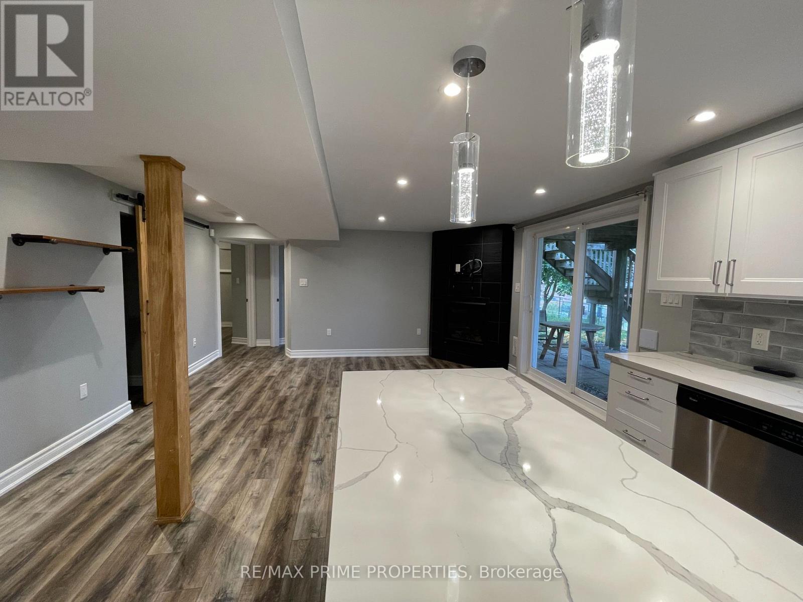 Lower - 315 Kirby Crescent, Newmarket, Ontario  L3X 1H2 - Photo 2 - N12758784