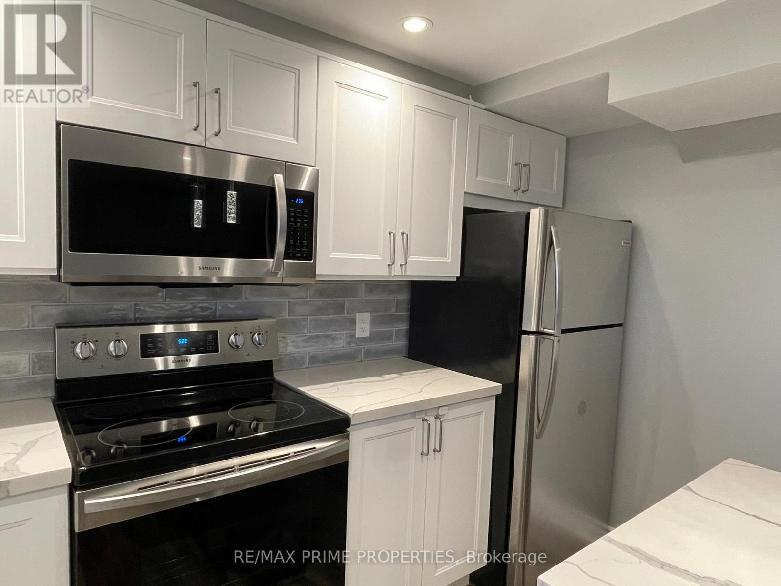 Lower - 315 Kirby Crescent, Newmarket, Ontario  L3X 1H2 - Photo 5 - N12758784