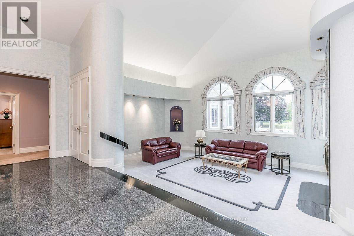 27 Glen Meadow Lane, Richmond Hill, Ontario  L4E 3M6 - Photo 10 - N12758796