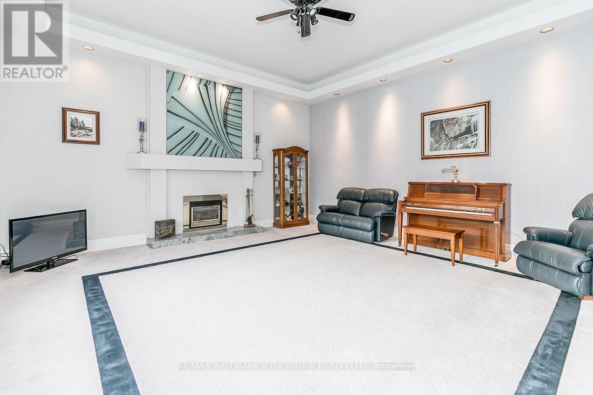 27 Glen Meadow Lane, Richmond Hill, Ontario  L4E 3M6 - Photo 20 - N12758796