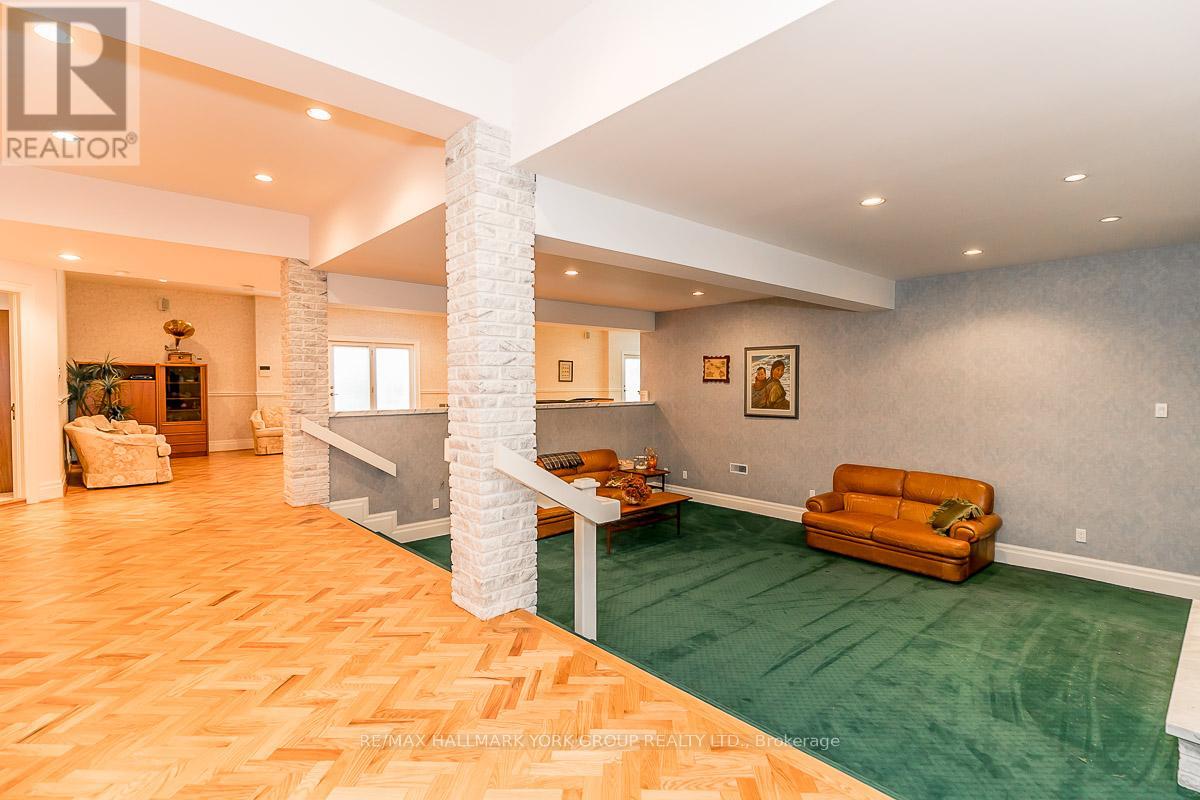 27 Glen Meadow Lane, Richmond Hill, Ontario  L4E 3M6 - Photo 26 - N12758796