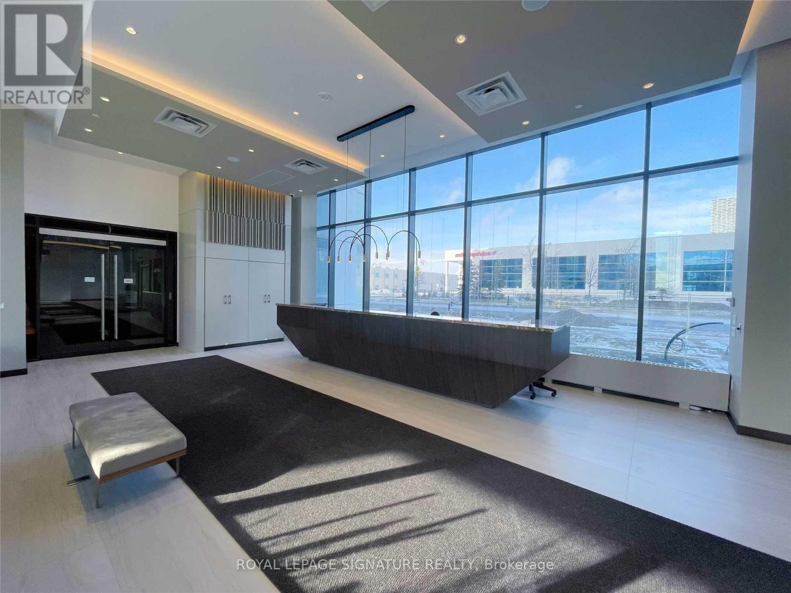 1703 - 10 Honeycrisp Crescent, Vaughan, Ontario  L4K 0M7 - Photo 4 - N12758810