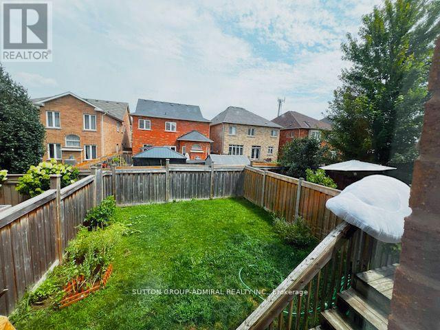 35 White Spruce Crescent, Vaughan, Ontario  L6A 4C5 - Photo 3 - N12758932