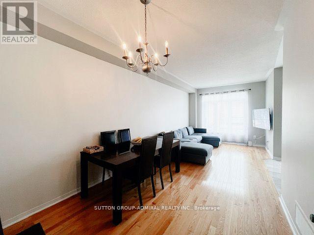 35 White Spruce Crescent, Vaughan, Ontario  L6A 4C5 - Photo 4 - N12758932