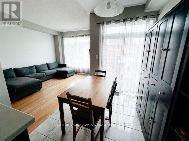 35 White Spruce Crescent, Vaughan, Ontario  L6A 4C5 - Photo 5 - N12758932