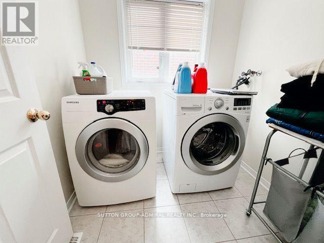 35 White Spruce Crescent, Vaughan, Ontario  L6A 4C5 - Photo 8 - N12758932