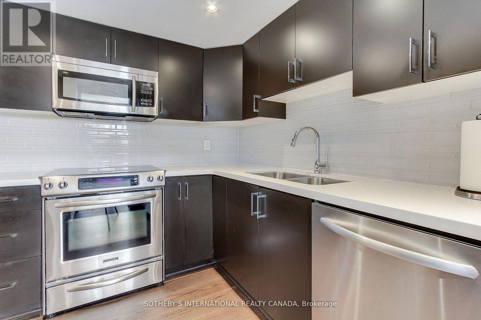 301 - 40 Harding Boulevard W, Richmond Hill, Ontario  L4C 9S5 - Photo 13 - N12759014