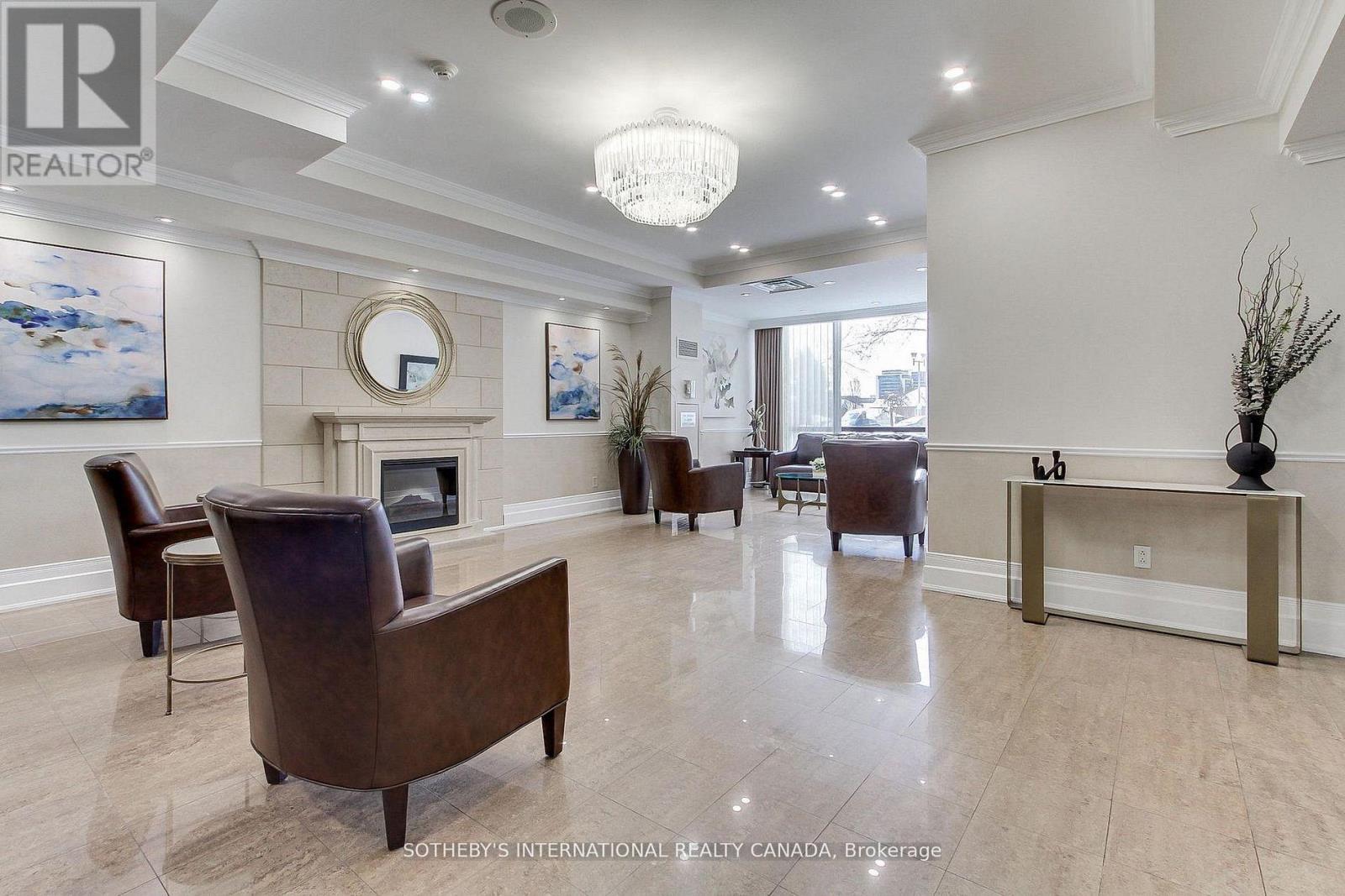 301 - 40 Harding Boulevard W, Richmond Hill, Ontario  L4C 9S5 - Photo 2 - N12759014