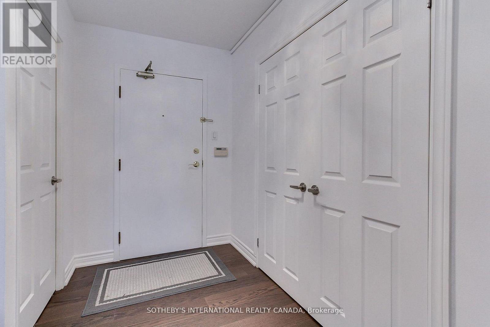 301 - 40 Harding Boulevard W, Richmond Hill, Ontario  L4C 9S5 - Photo 5 - N12759014