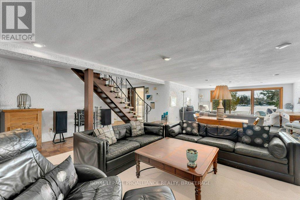 807 Wartman Avenue, Kingston, Ontario  K7M 4M3 - Photo 32 - X12757036