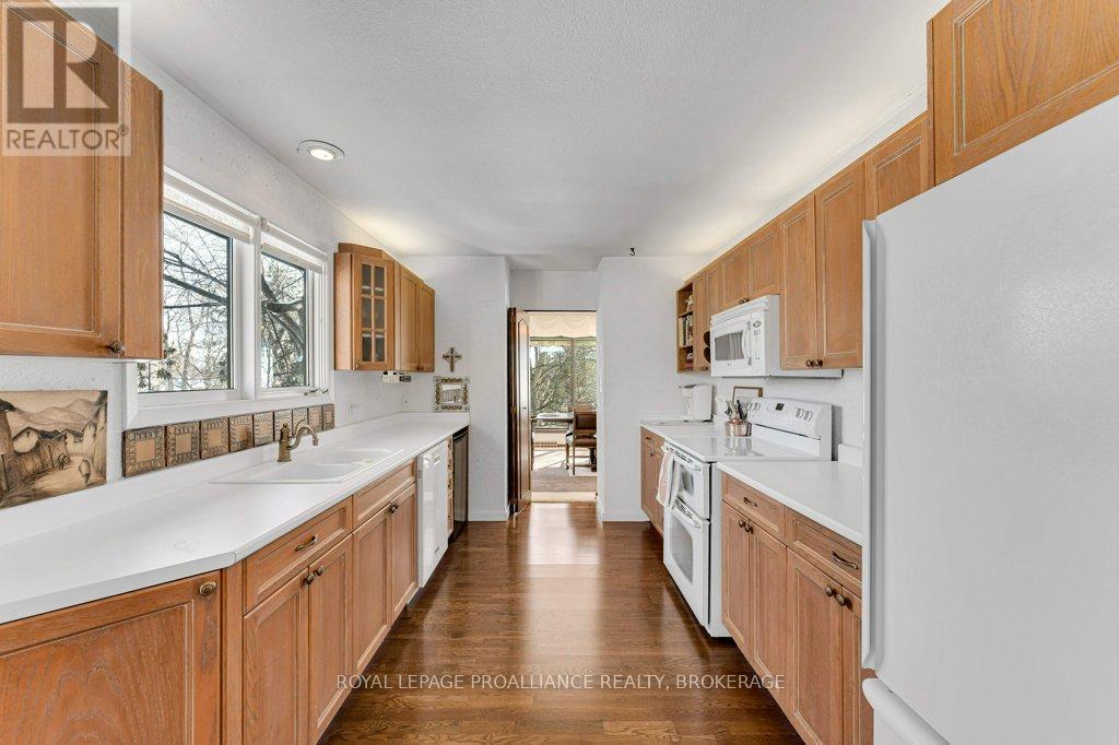 807 Wartman Avenue, Kingston, Ontario  K7M 4M3 - Photo 15 - X12757036