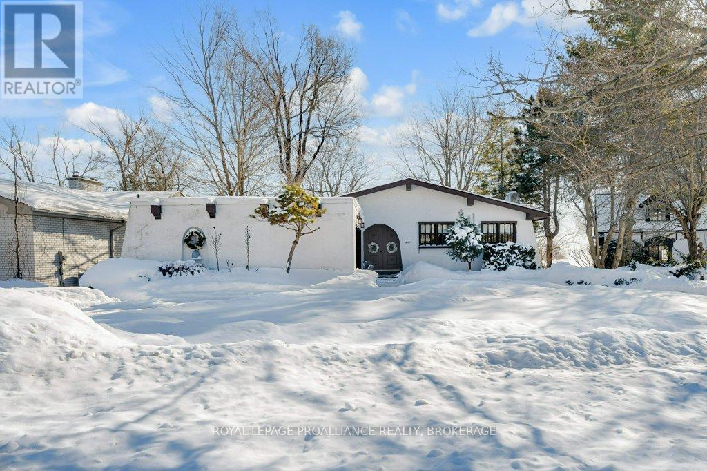 807 Wartman Avenue, Kingston, Ontario  K7M 4M3 - Photo 2 - X12757036