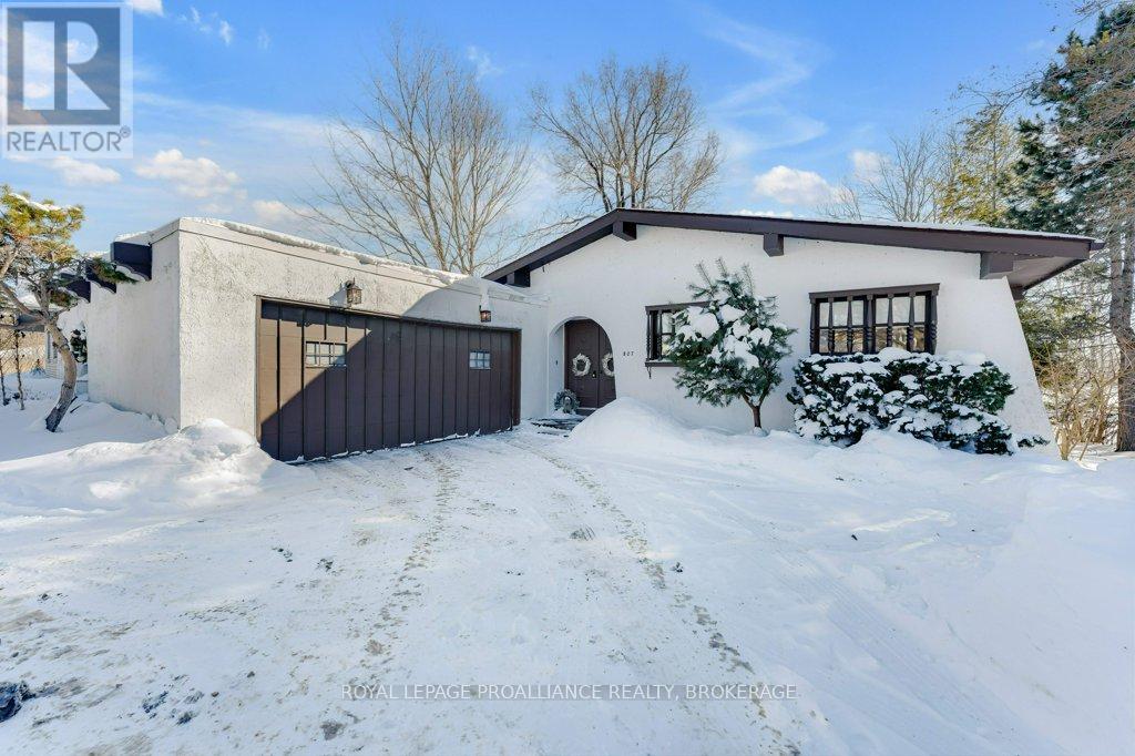 807 Wartman Avenue, Kingston, Ontario  K7M 4M3 - Photo 1 - X12757036