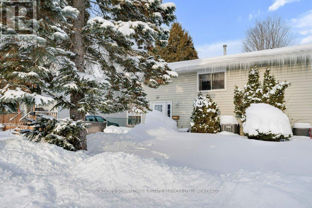 461 Henrietta Street, Gananoque, Ontario  K7G 1X8 - Photo 3 - X12757264