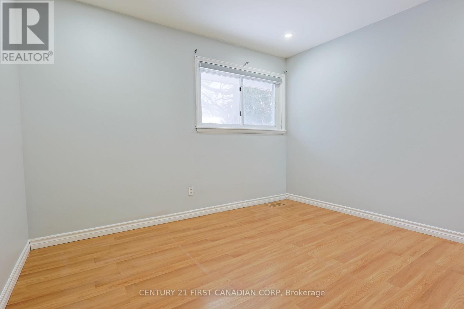 65 Irving Place, London East, Ontario  N5V 2H6 - Photo 18 - X12584732