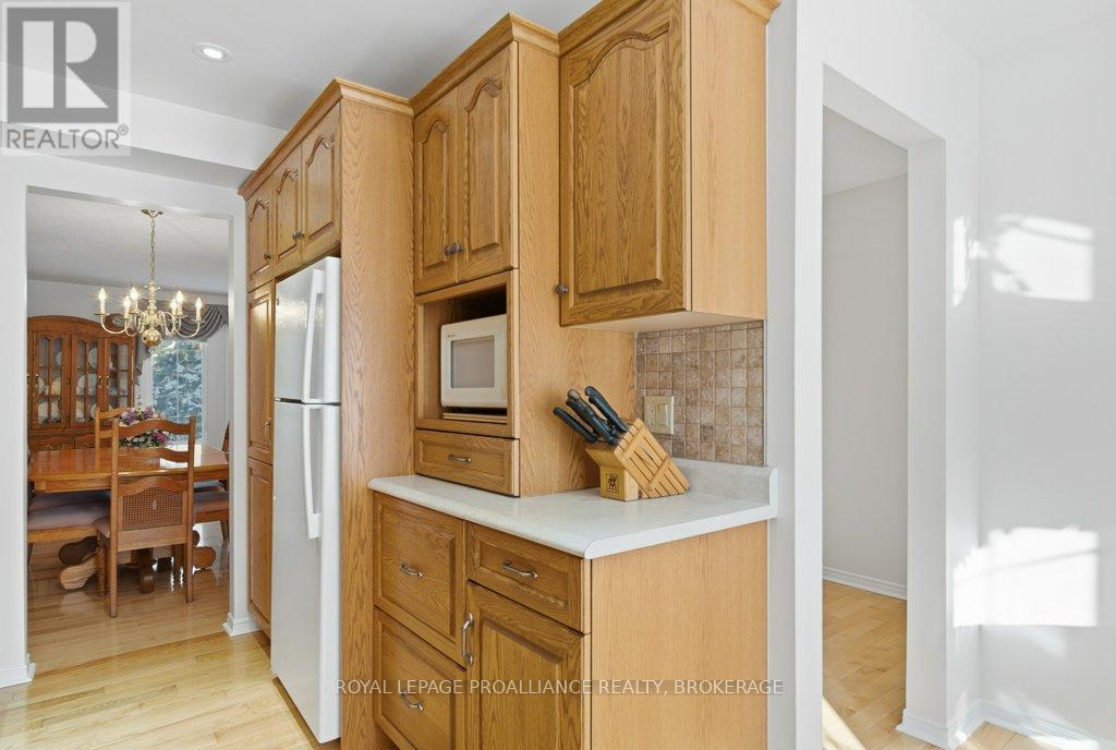 66 - 1 Place D'armes, Kingston (East Of Sir John A. Blvd), Ontario  K7K 6S4 - Photo 13 - X12758864