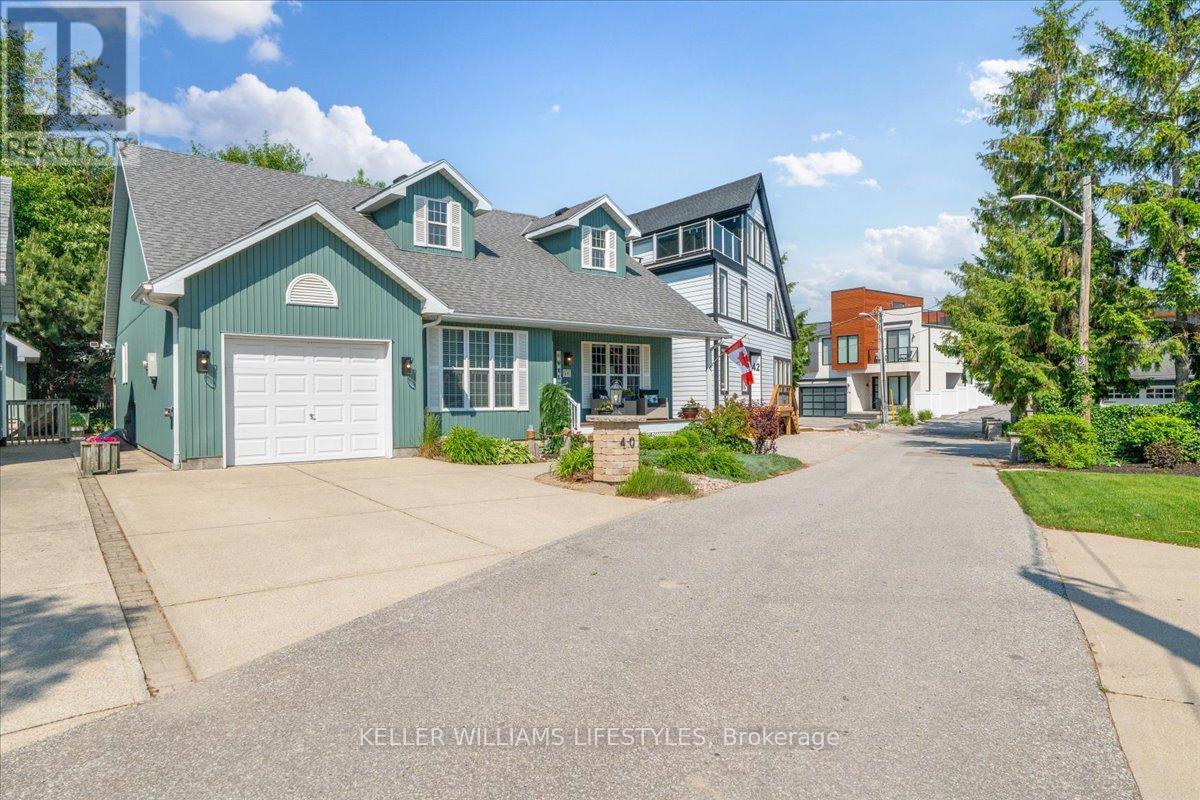 40 Lakeside Circle, Lambton Shores, Ontario  N0M 1T0 - Photo 2 - X12753176