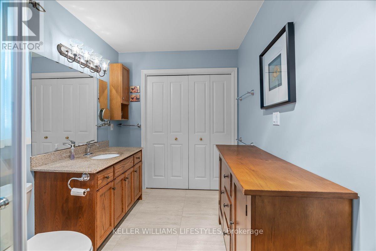 40 Lakeside Circle, Lambton Shores, Ontario  N0M 1T0 - Photo 17 - X12753176