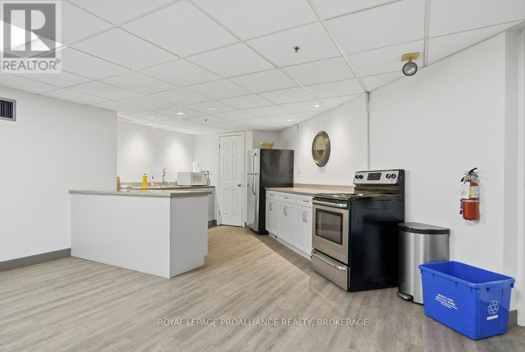 66 - 1 Place D'armes, Kingston (East Of Sir John A. Blvd), Ontario  K7K 6S4 - Photo 42 - X12758864