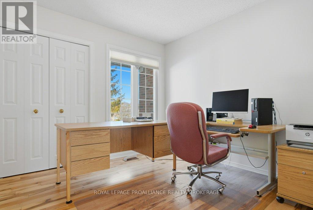 66 - 1 Place D'armes, Kingston (East Of Sir John A. Blvd), Ontario  K7K 6S4 - Photo 21 - X12758864