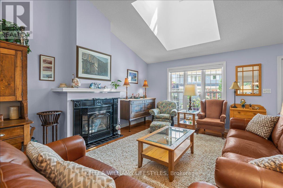 40 Lakeside Circle, Lambton Shores, Ontario  N0M 1T0 - Photo 22 - X12753176