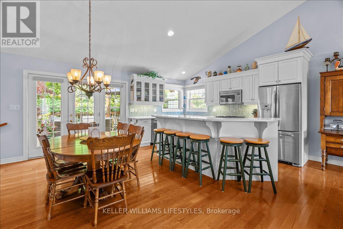 40 Lakeside Circle, Lambton Shores, Ontario  N0M 1T0 - Photo 10 - X12753176